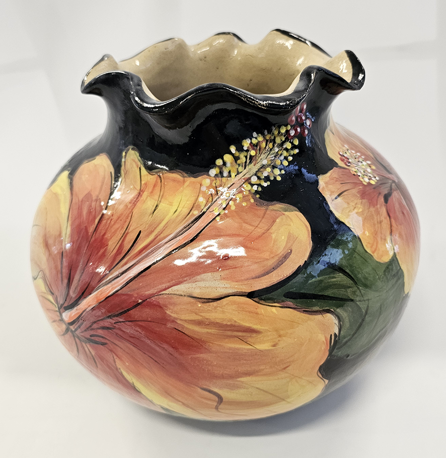 hibiscus-vase-kim-boyd-aotearoa-artist